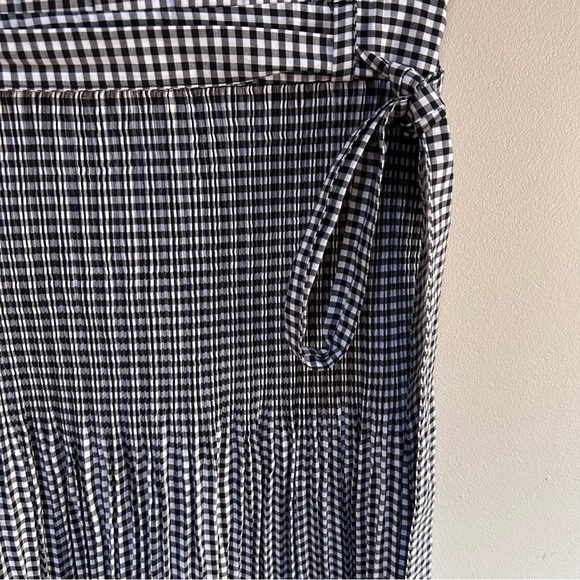Zara ~new ~Gingham Check Smocked Pleated Skirt in size XS - Picture 4 of 13